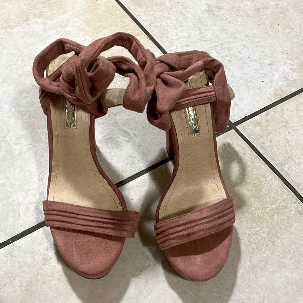 LILIANA 
SIZE - 8